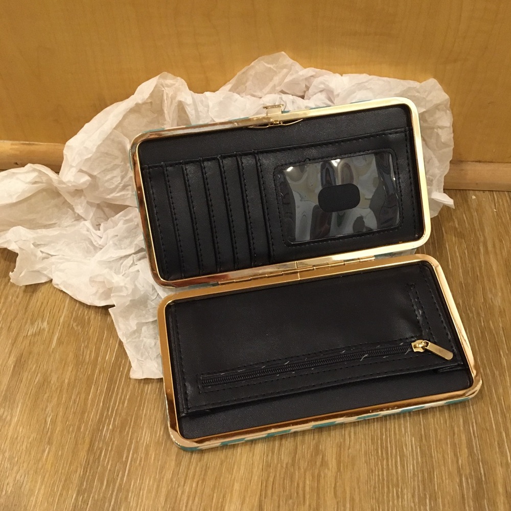 Chevron Snap Wallet - Picture 2 of 8